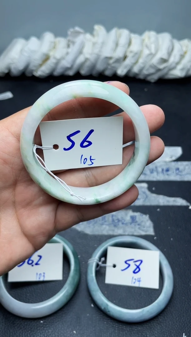 未镶嵌手镯翡翠105