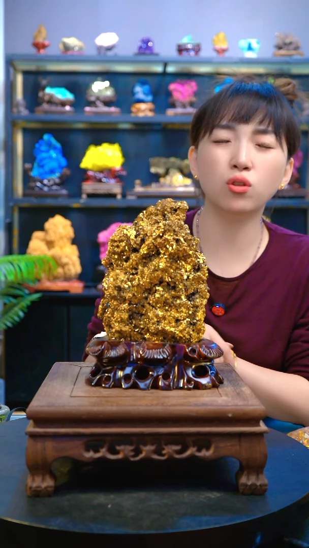 石材颜色漂亮，造型奇特