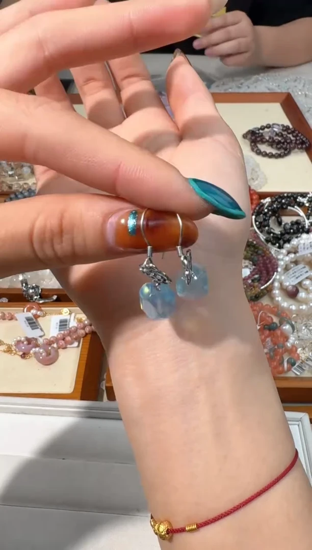 【闪购商品】水晶手链银S925镶嵌A016海蓝宝随行耳钩一对