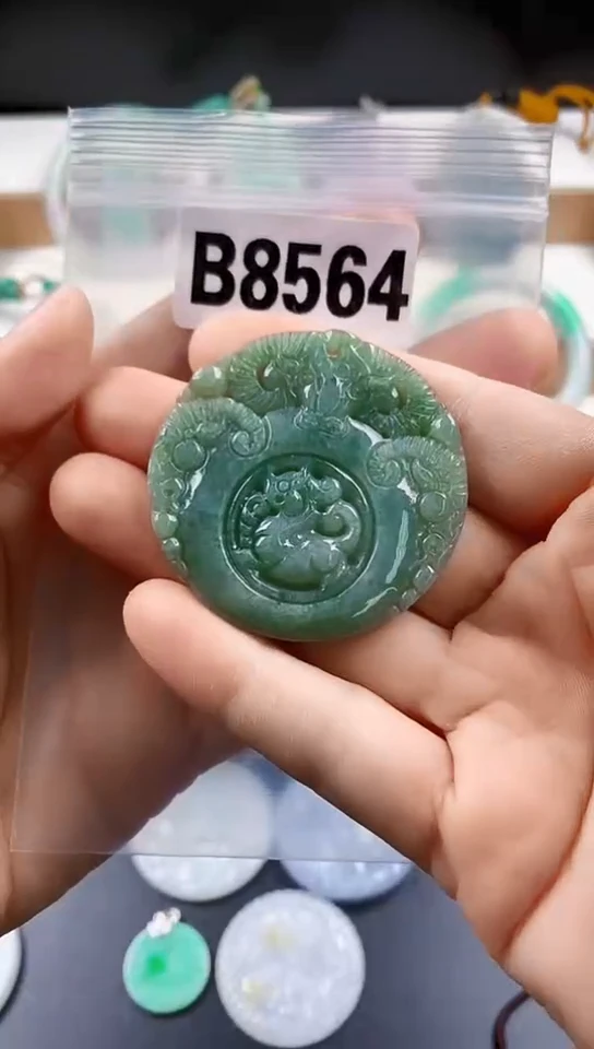 颈饰未镶嵌翡翠天然翡翠吊坠挂件