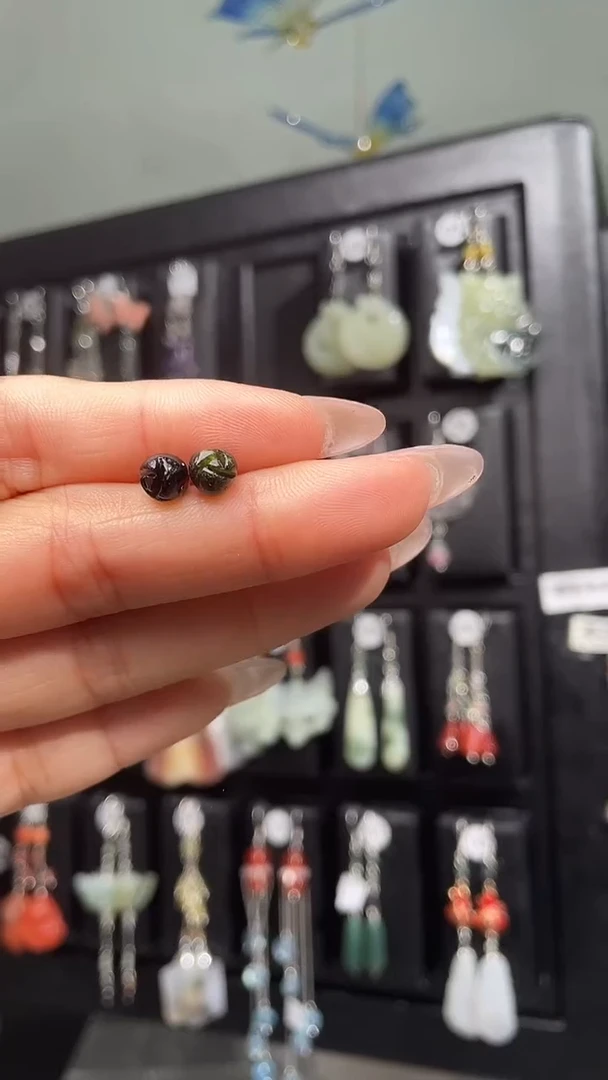 紫晶耳饰银S925镶嵌给***子 给你一下子