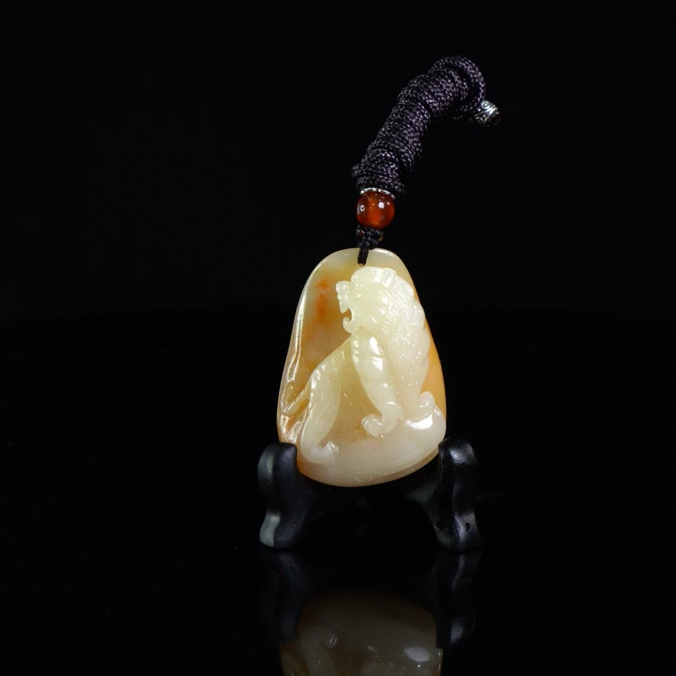 Lot.22.芙蓉虎虎生威挂件21.5克2.8x1.4x3.8cm