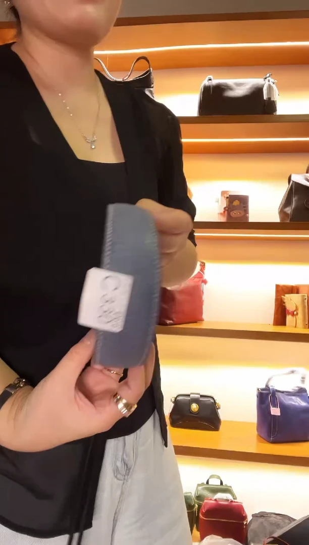 黄牛剖层皮革  高端订制时尚百搭女士手提斜跨包