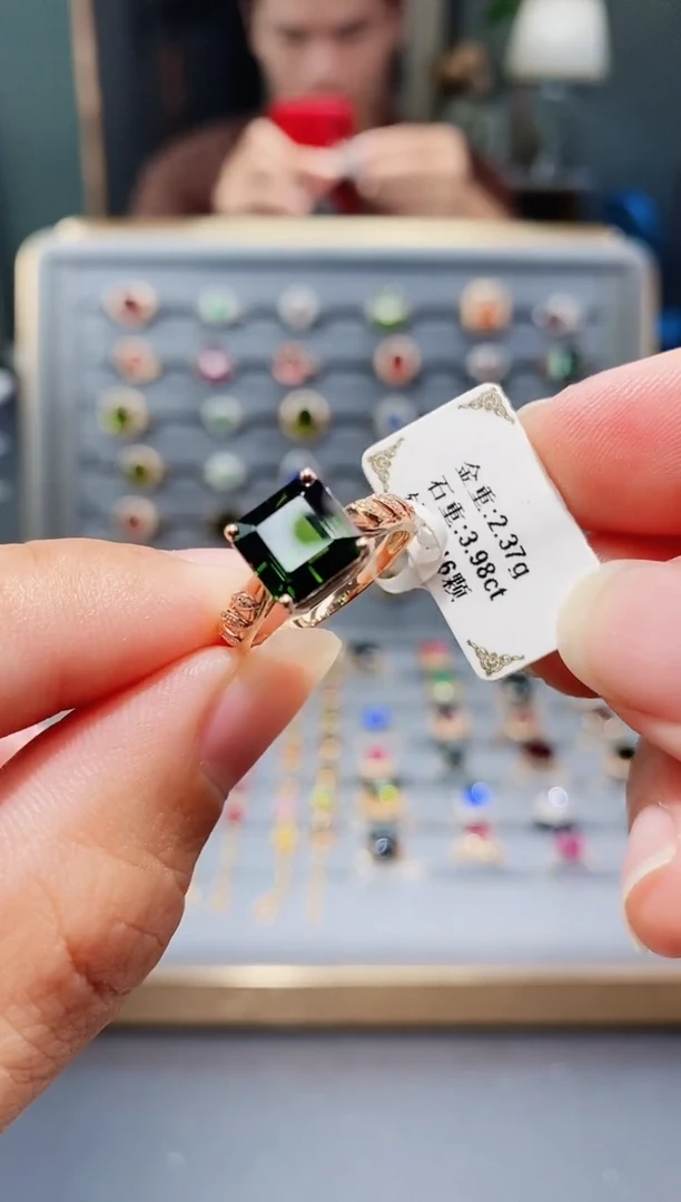 18K金镶嵌戒指碧玺3.98.