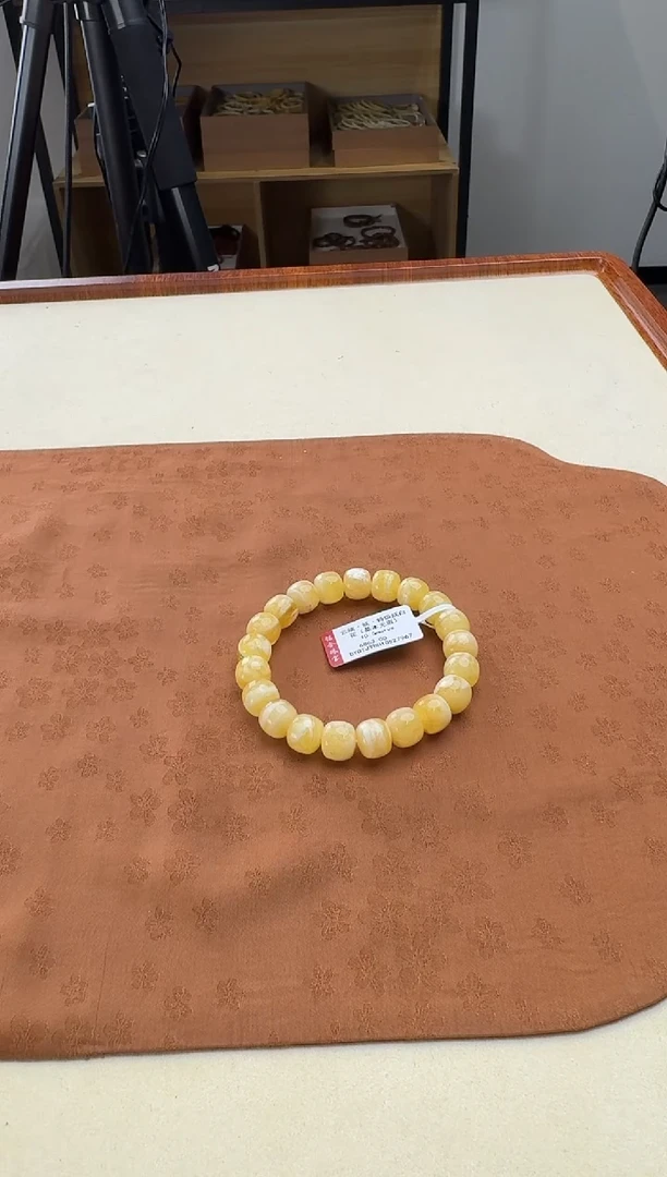 蜜蜡颈饰未镶嵌闪11 云端妖白花特基本无瑕vs10.5mm左右