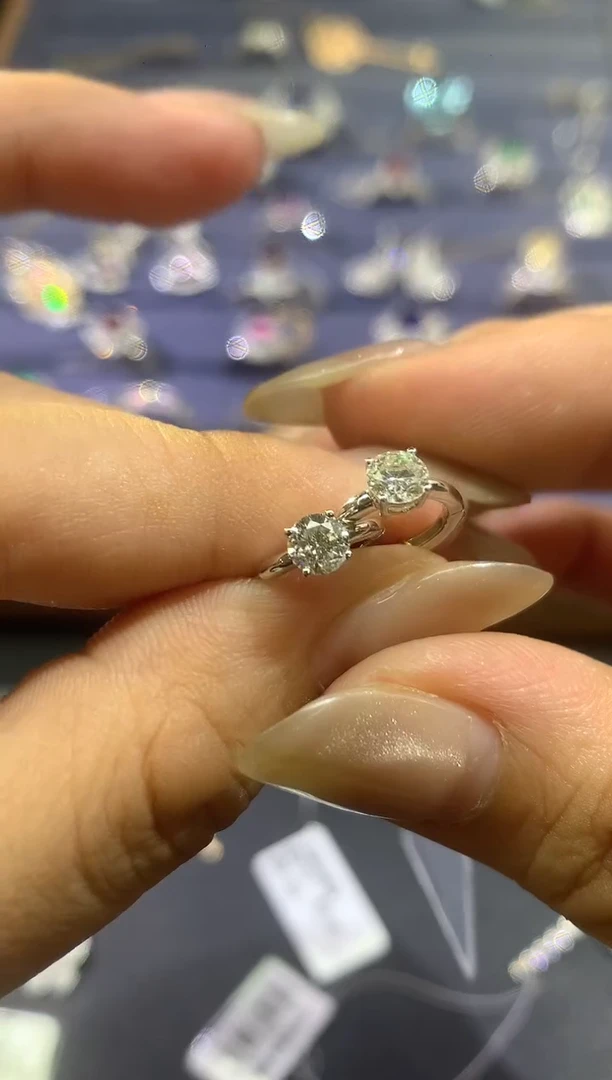 18K金镶嵌耳饰钻石A308|4800