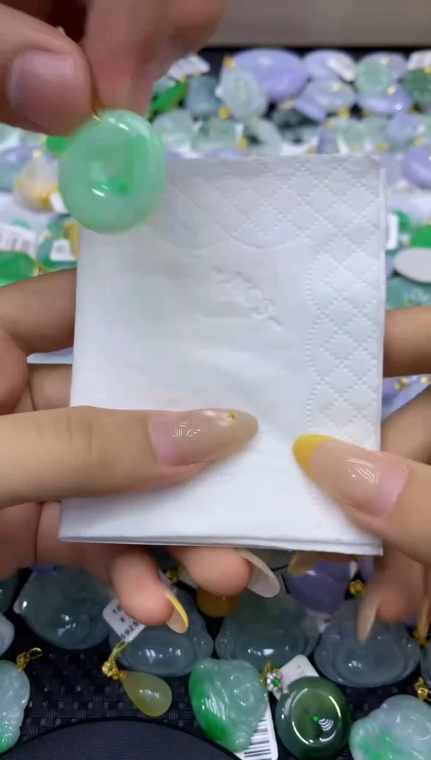 颈饰未镶嵌翡翠天然缅甸翡翠A货