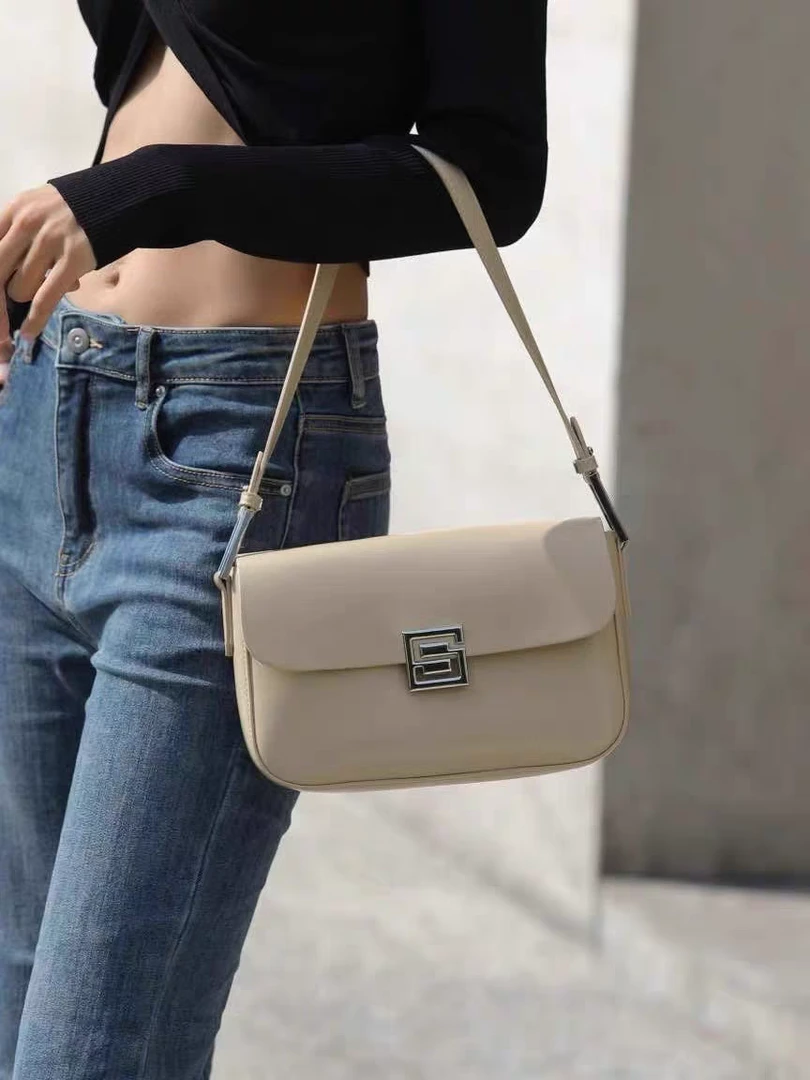 百豆真皮女包包2025新款小众腋下包百搭高质感牛皮单肩斜挎小方包