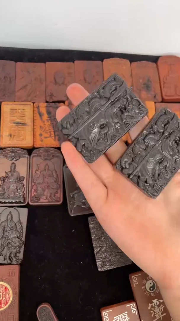 【闪购商品】木枣木玉华立刀关公吊坠