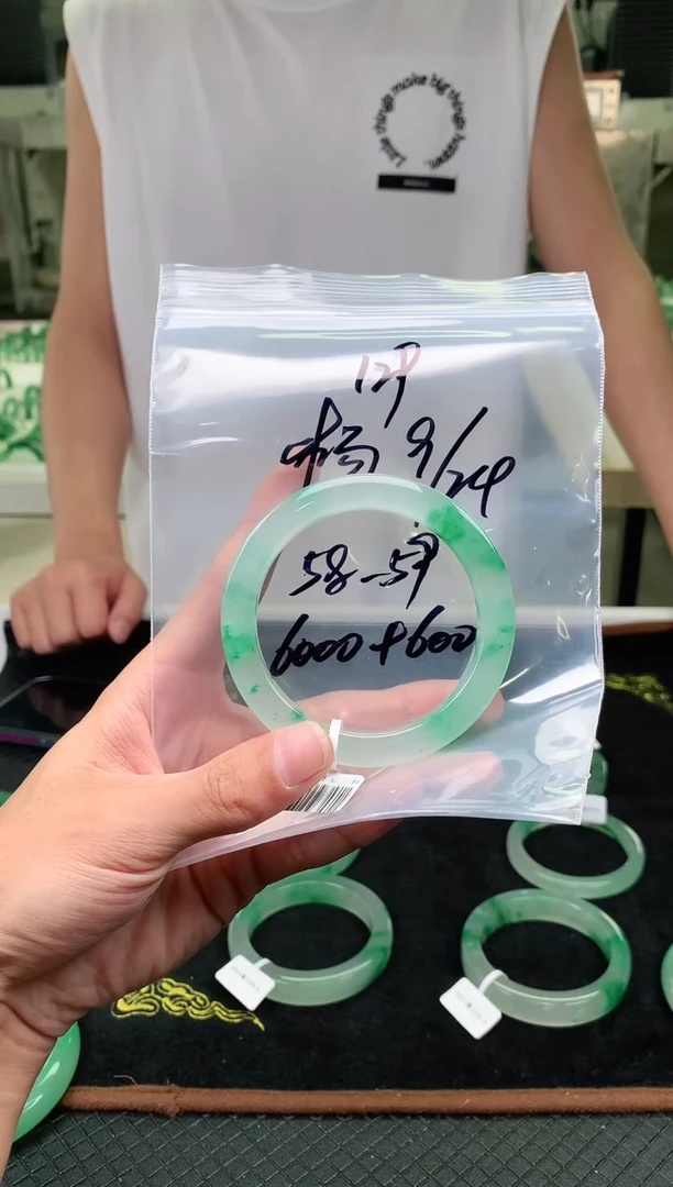 未镶嵌非洲翠手镯石英质玉非洲翠手镯58-59圈口131号