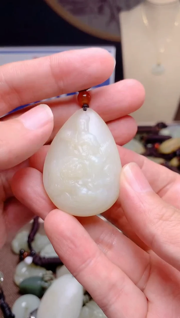 和田玉未镶嵌颈饰1