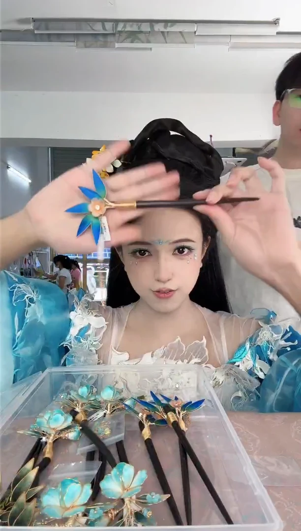 合金无226 非遗绒花夹子 带流苏