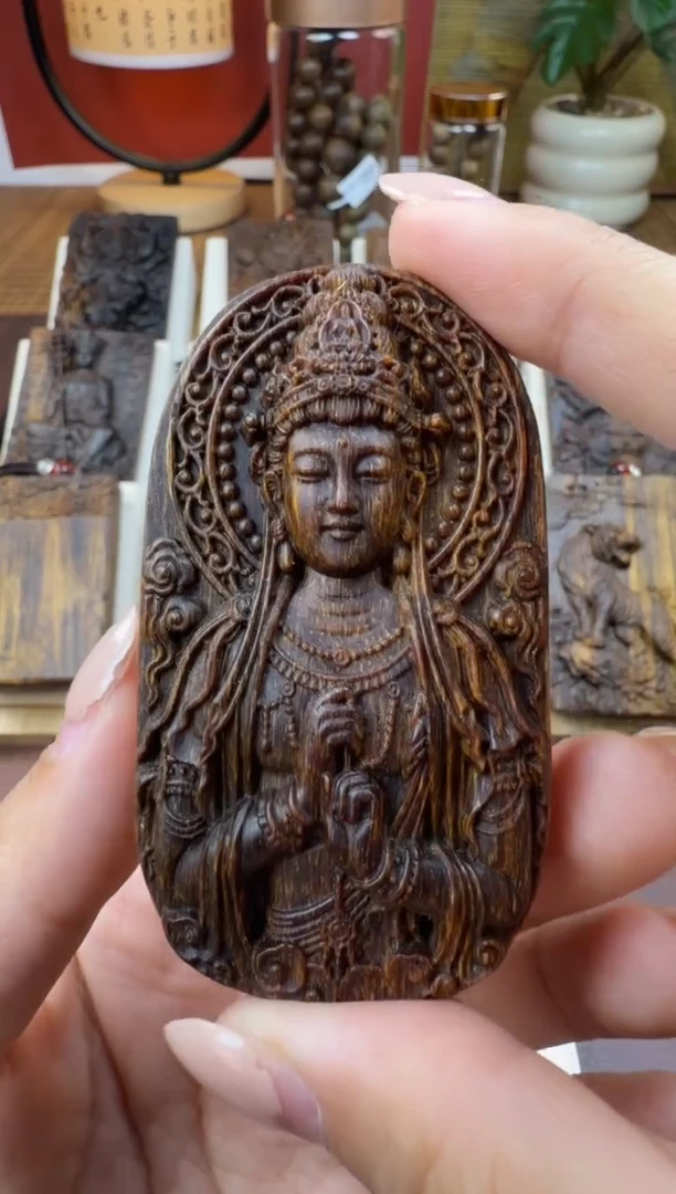 木木雕款芽庄  合十观音 7cm 送养香瓶