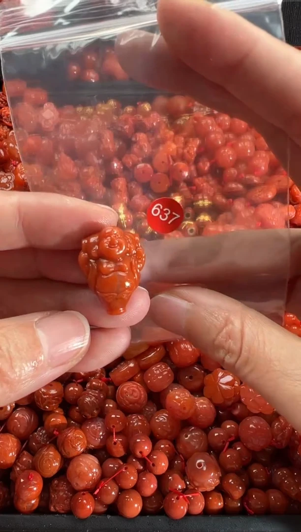 【闪购商品】南红玛瑙颈饰未镶嵌1