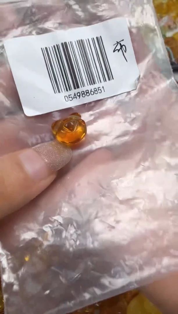 裸石琥珀未镶嵌如图