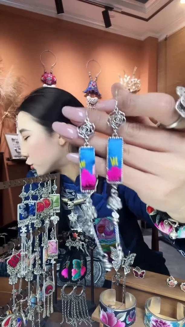 【闪购商品】刺绣纯手工民族风耳环