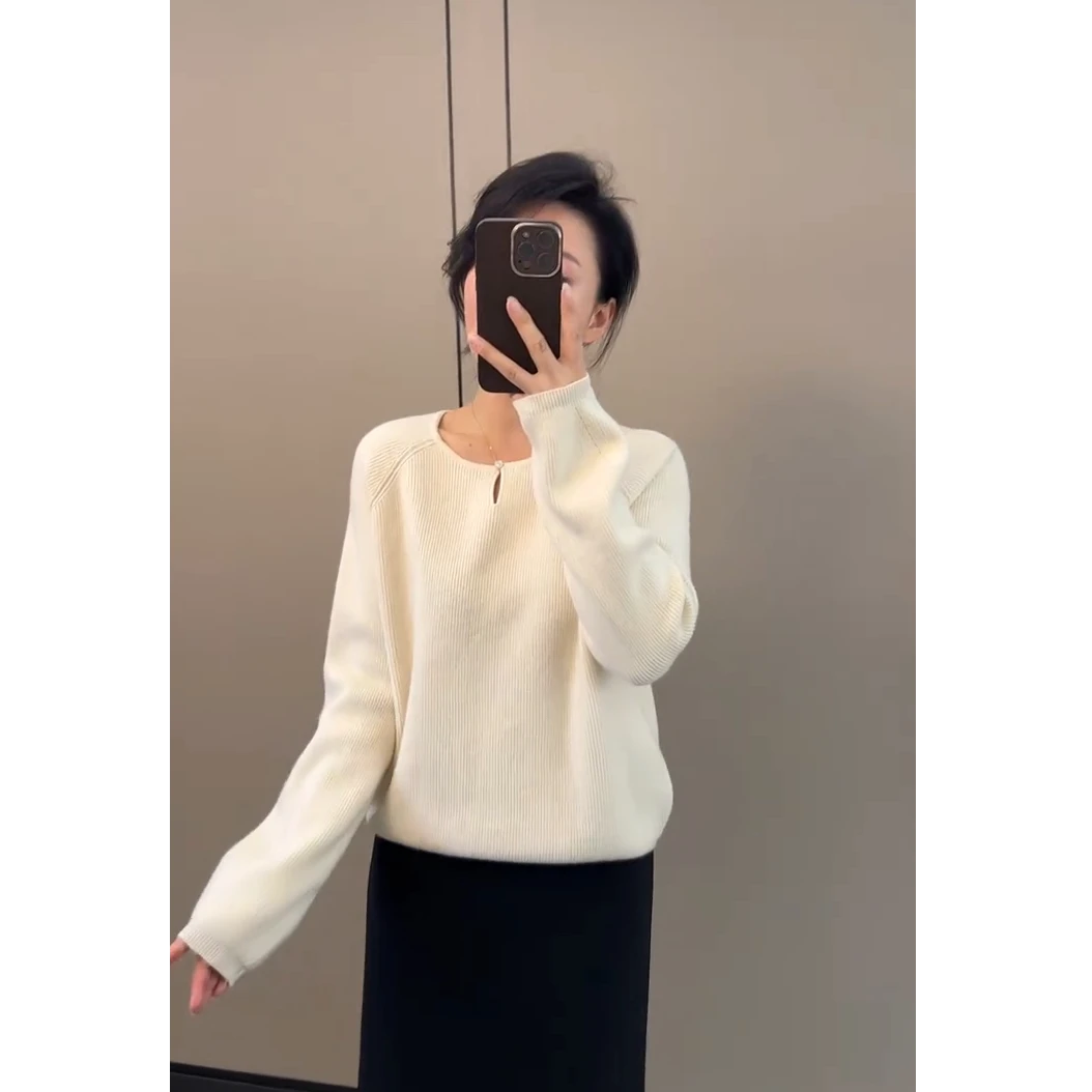 韩系轻奢高级感穿搭上衣女2025秋冬爆款气质减龄百搭长袖毛针织衫