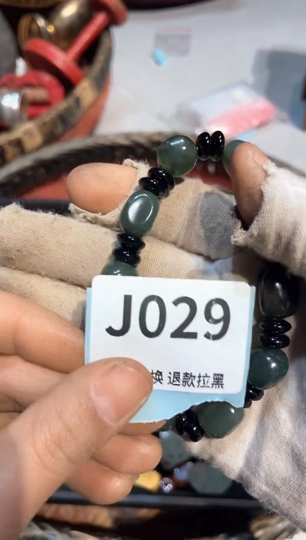 瓷片深*色表妹直播间火爆火爆