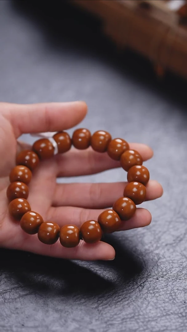 【闪购商品】橄榄核吊坠素核手串