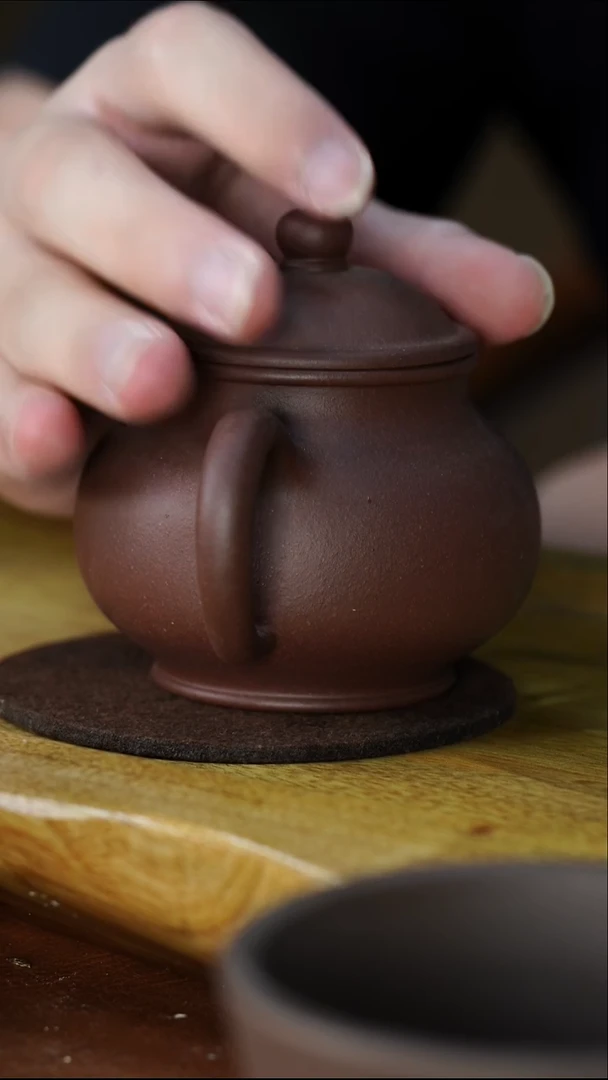 工堂直营精工半手紫砂壶