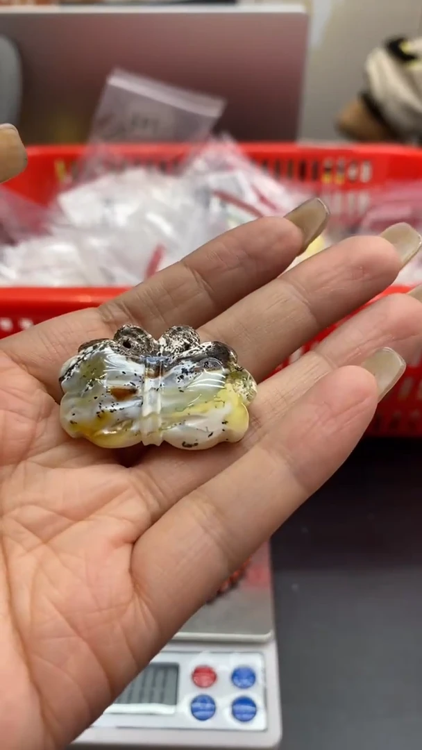 琥珀未镶嵌珠宝奇石山***意2255