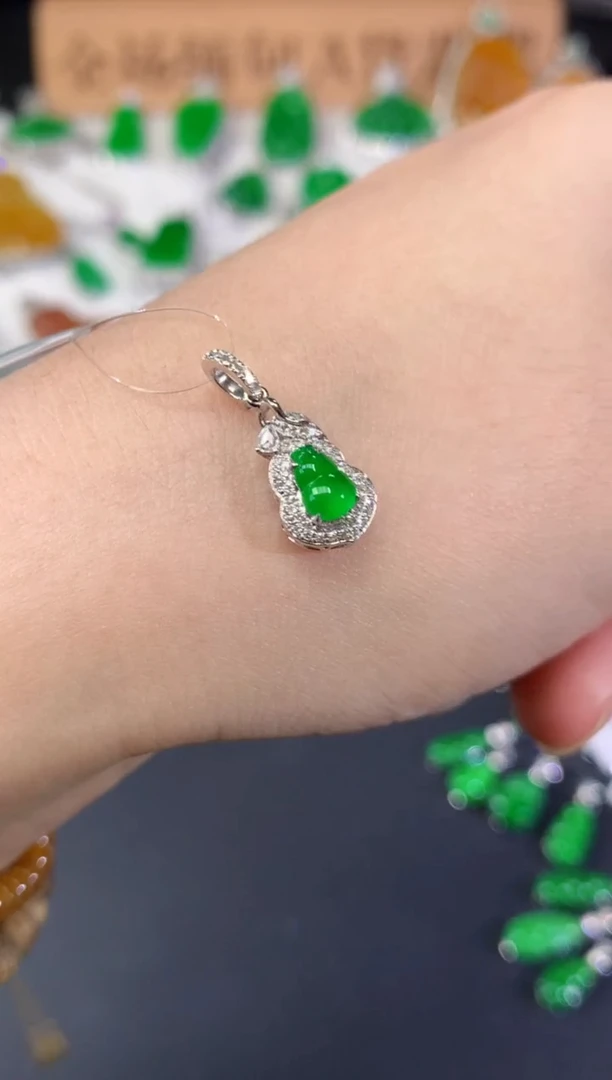 吊坠(不含链)18K金镶嵌翡翠Q338|5800