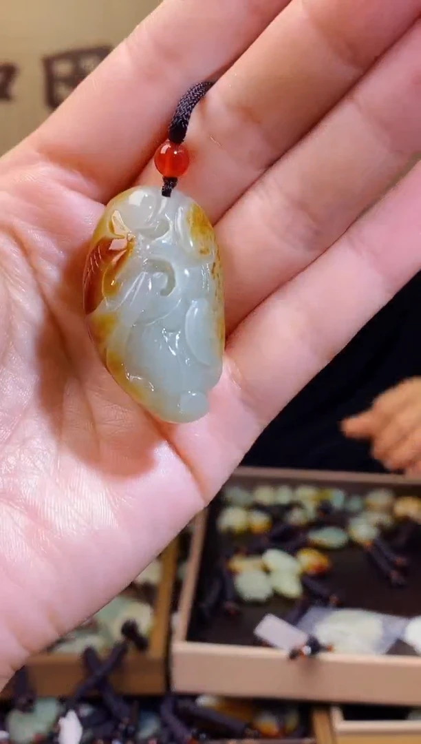 和田玉未镶嵌颈饰1