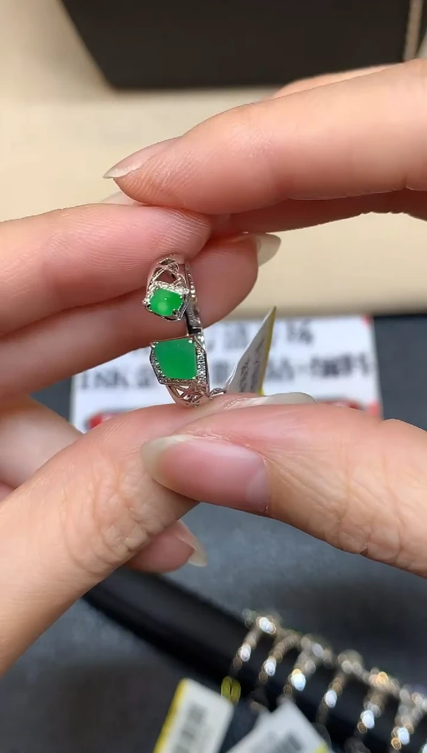 18K金镶嵌戒指翡翠6【无鉴赏期】随形【无服务费