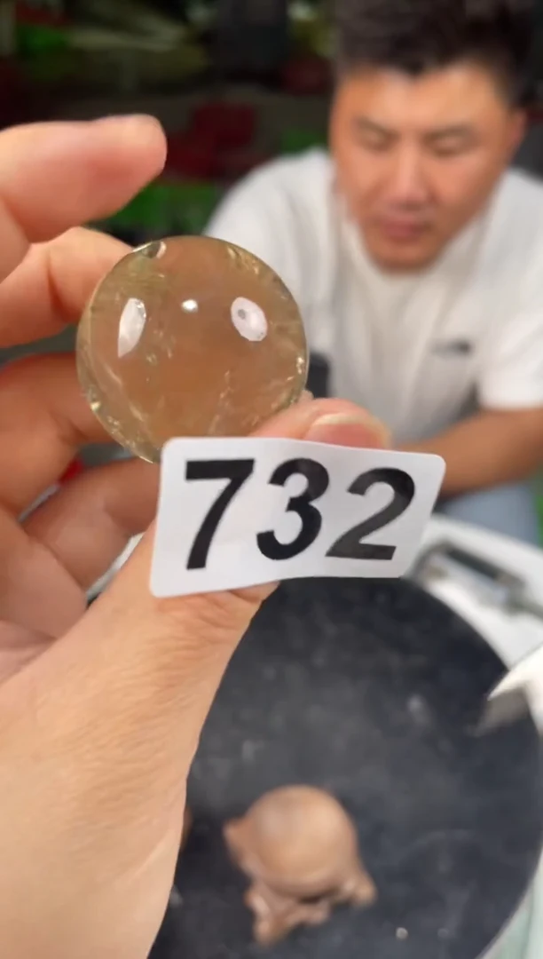 未镶嵌水晶大型摆件（非配饰）黄水晶球 732