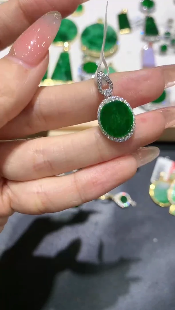 【闪购商品】翡翠吊坠(不含链)银S925镶嵌10多人多样性随机发货1件