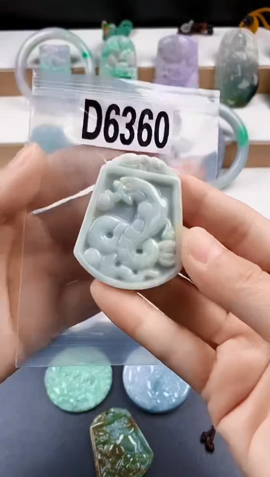 颈饰未镶嵌翡翠天然翡翠吊坠挂件