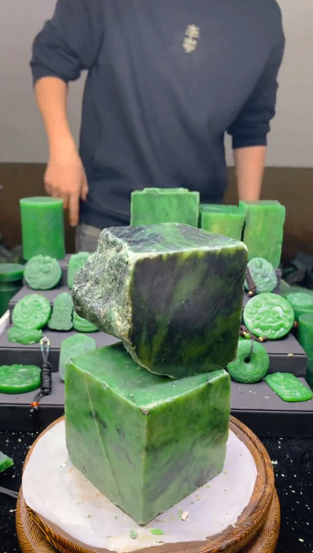未镶嵌和田玉珠宝半成品1