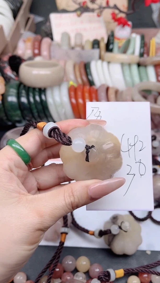 未镶嵌手镯石英质玉492