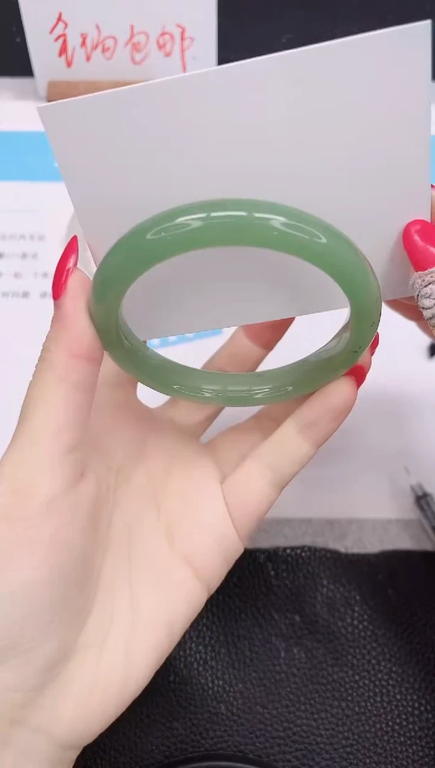 未镶嵌手镯石英质玉112-59.3