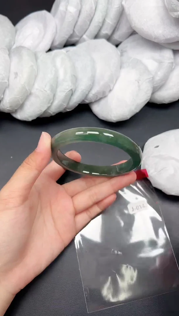 精品手镯，一物一拍J014