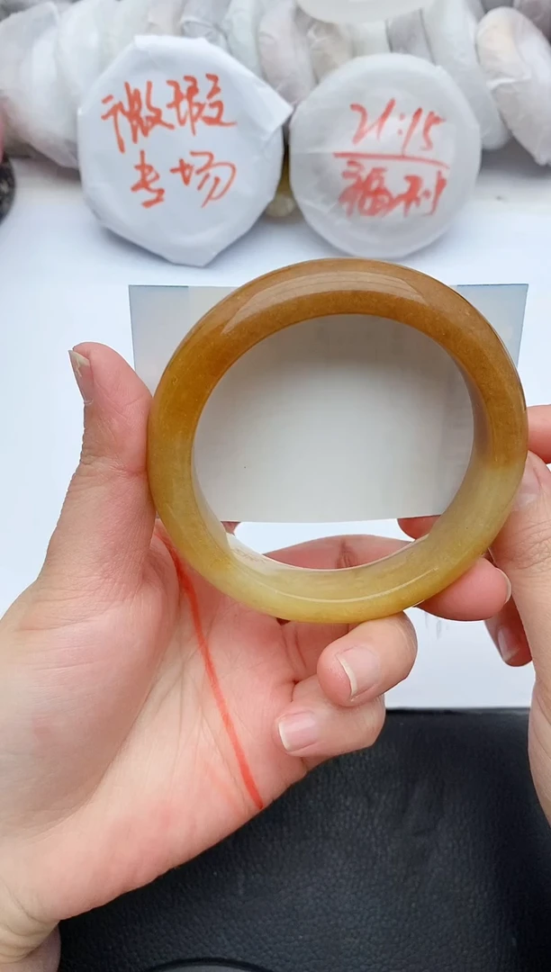 【闪购商品】石英质玉手镯未镶嵌D26+60/61