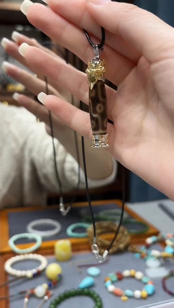 玛瑙/玉髓（覆膜）颈饰银S925镶嵌s925银玛瑙桶珠吊坠GW赠皮绳