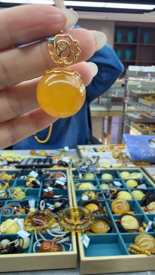 琥珀颈饰未镶嵌207秒拍号 假一罚三