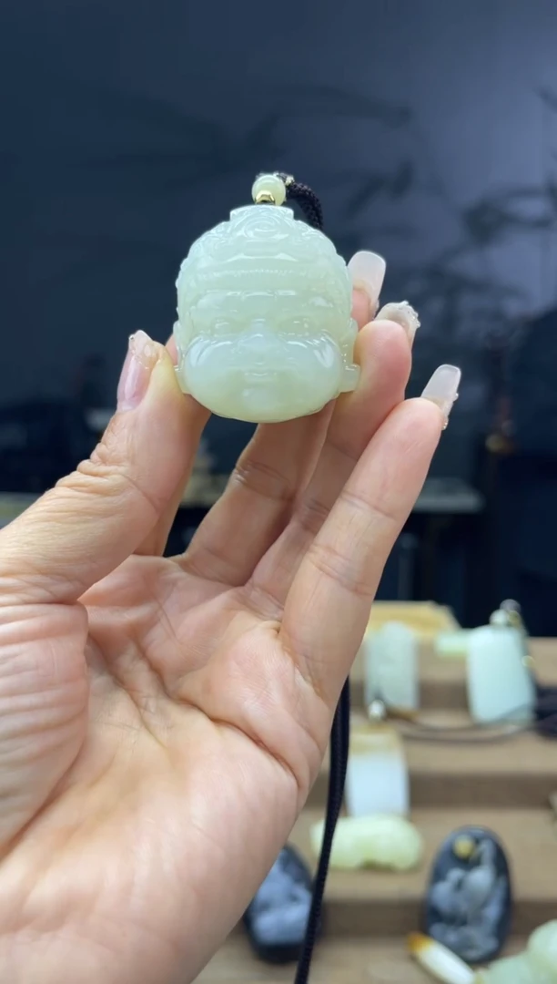 颈饰未镶嵌和田玉1