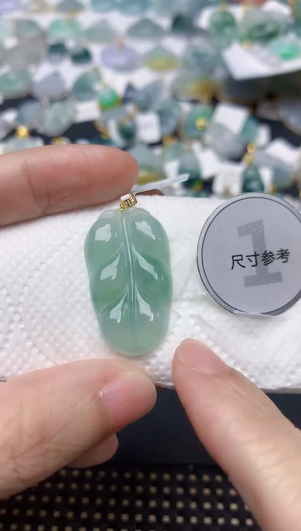 颈饰18K金镶嵌翡翠天然缅甸A货翡翠