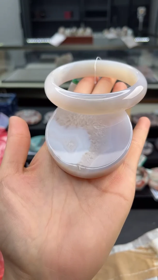 石英质玉手镯未镶嵌62圈口（不退不换）106444