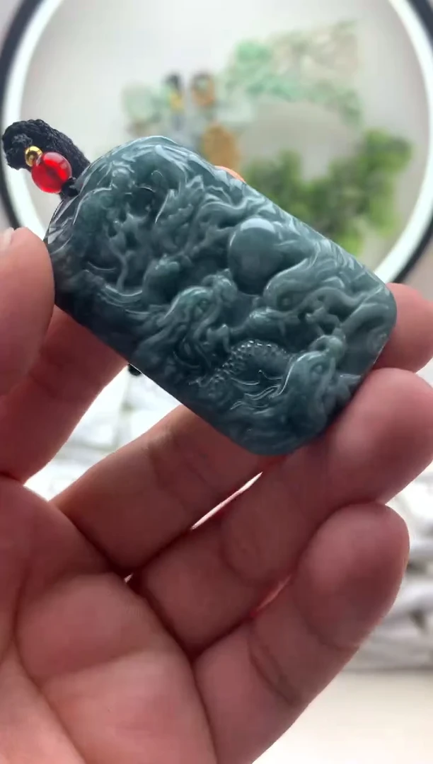 颈饰未镶嵌翡翠九龙