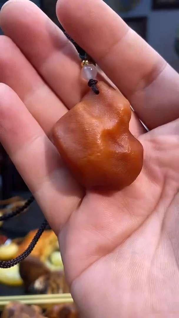 琥珀颈饰未镶嵌吊坠