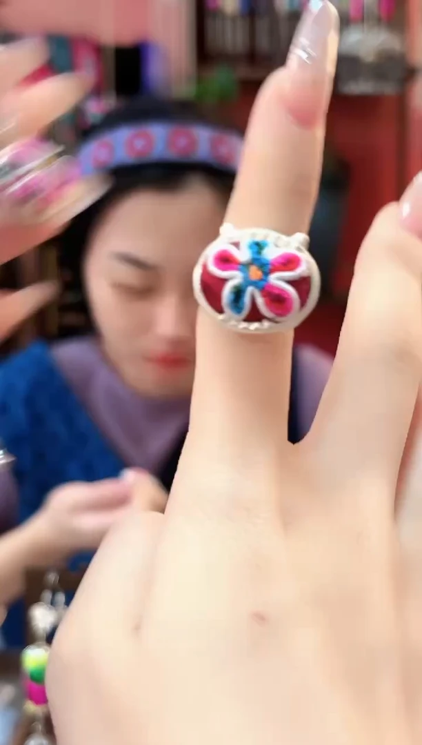织绣云织谣民族风精美饰品   154