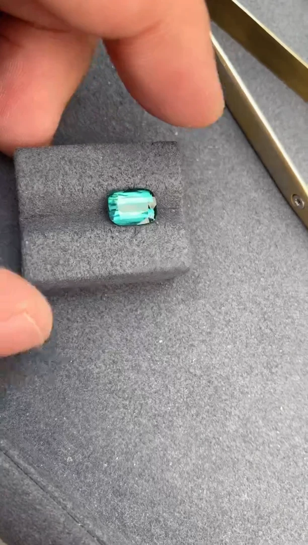 【闪购商品】碧玺裸石未镶嵌2.1ct拉贡碧玺