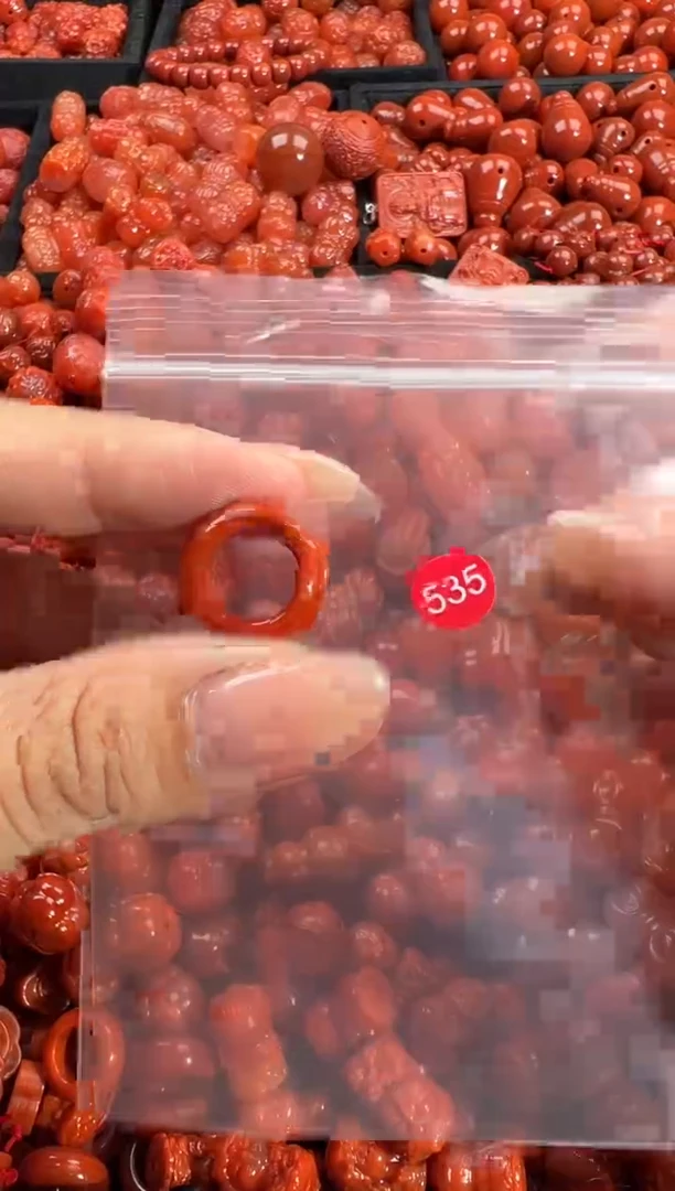 颈饰未镶嵌南红玛瑙1