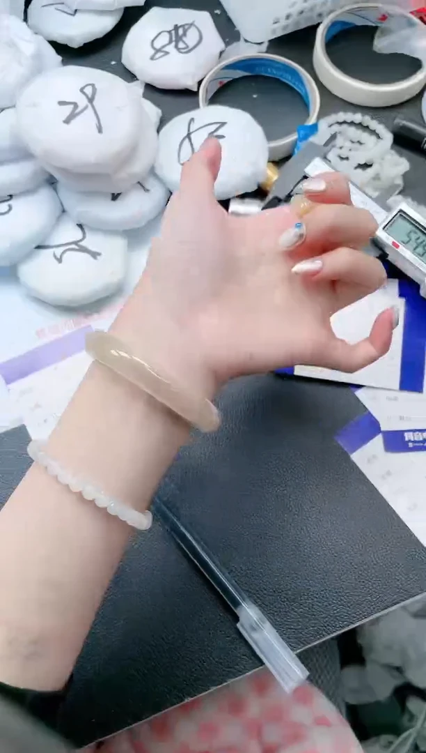 【闪购商品】石英质玉手镯未镶嵌 24J215-56