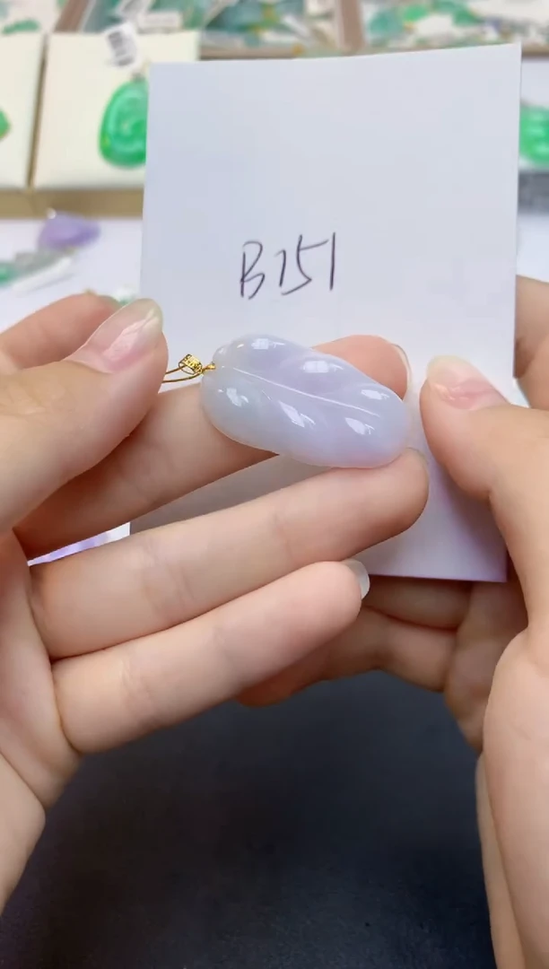 翡翠18K金镶嵌颈饰天然缅甸A货翡翠