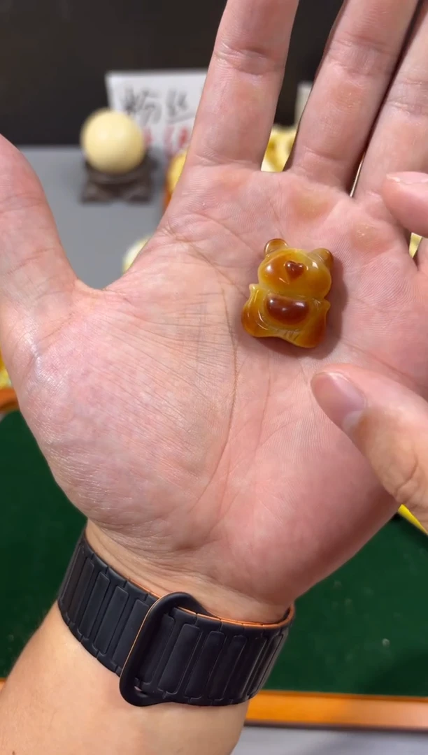 手串蜜蜡未镶嵌小熊
