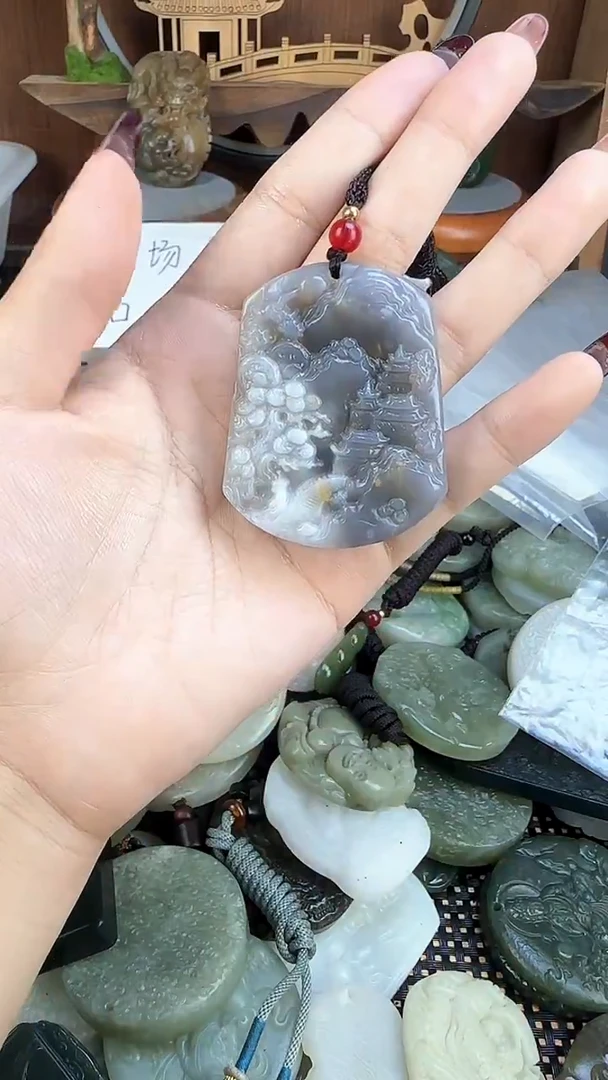 颈饰未镶嵌和田玉1